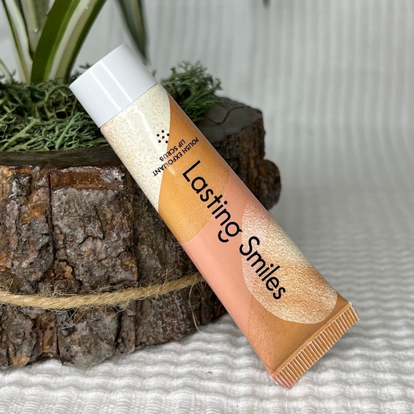 Lasting Smiles Polish Exfoliant Lip Scrub - Picture 2 of 4